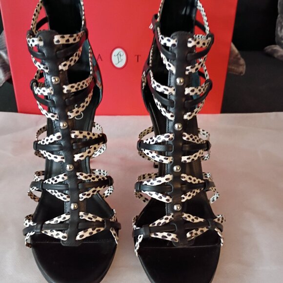IVANKA TRUMP New w/Box Black & White Leather Multi Print Strappy Heel "Manis" - Picture 1 of 8
